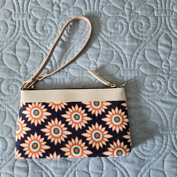 Spartina 449 Wristlet - Picture 2 of 5